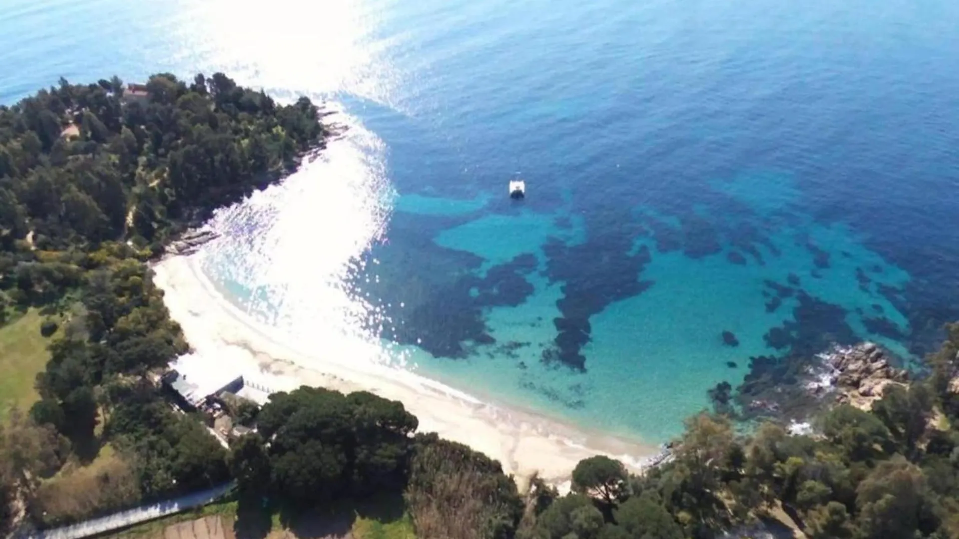 Spacious Villa Near Sea In Cavalaire Sur Mer Francia