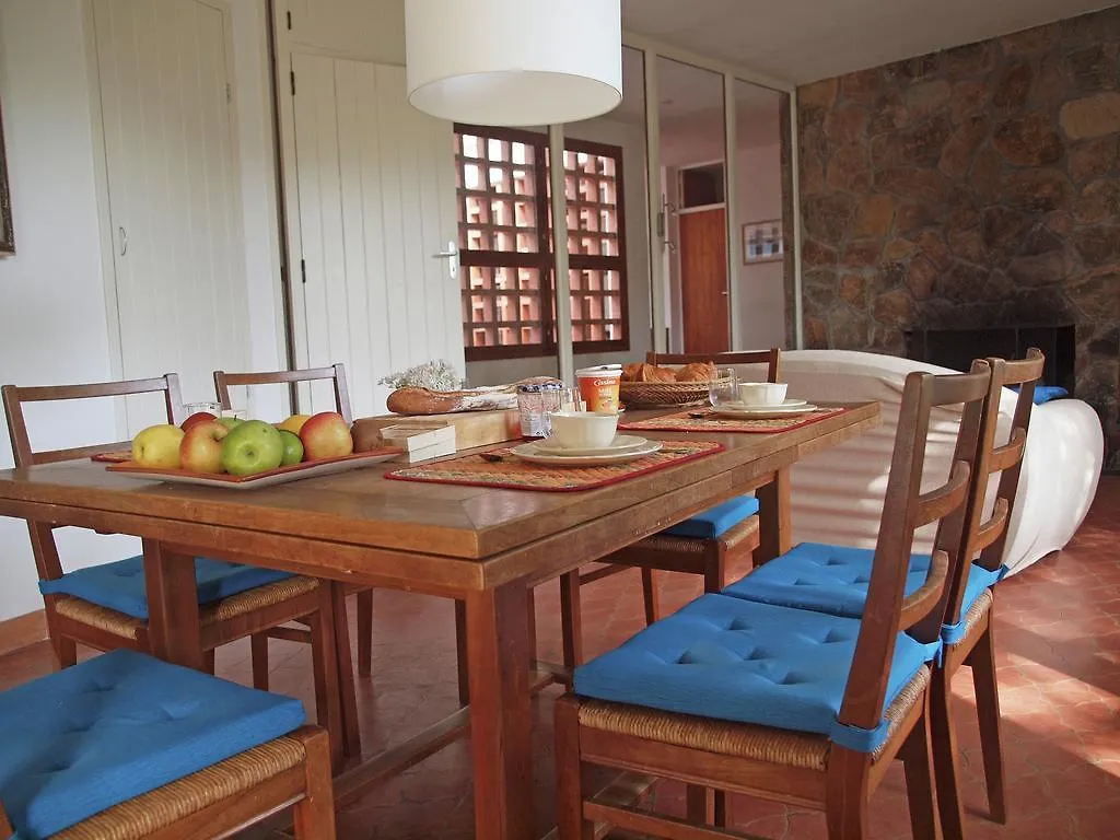 Spacious Villa Near Sea In Cavalaire Sur Mer Francia