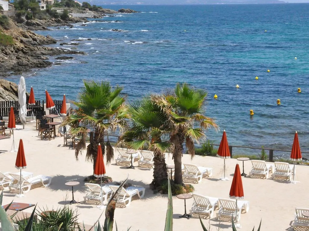Spacious Villa Near Sea In Cavalaire Sur Mer Francia
